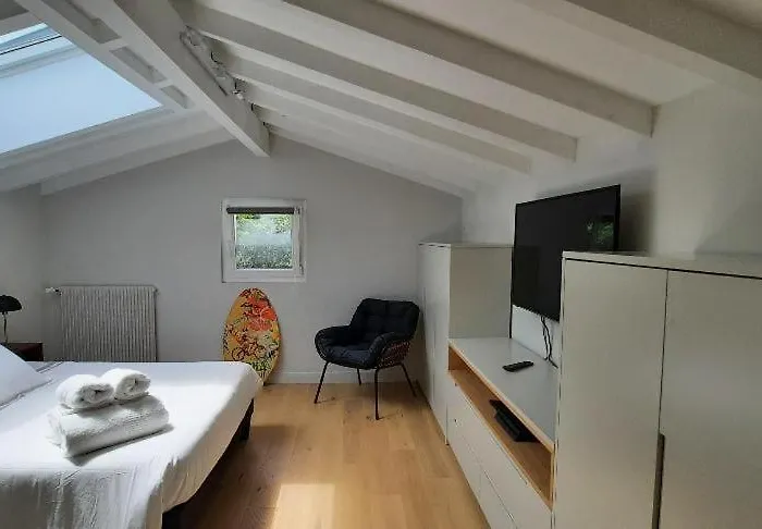 D'hotes Avec Piscine Dans Maison Basque Avec Petits-dejeuners Homestay